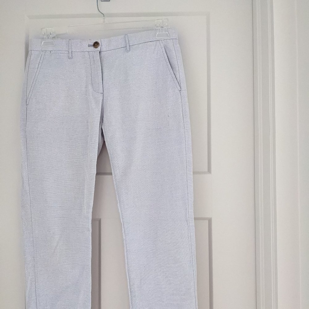 Women's GAP Khakis Size 2